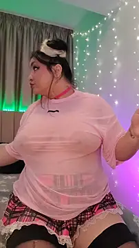 Larissa K online show from December 17, 2025, 3:17 pm