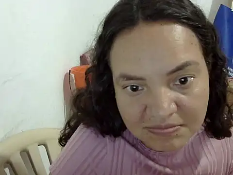 ElizabethMartinez online show from April 21, 2026, 8:15 pm