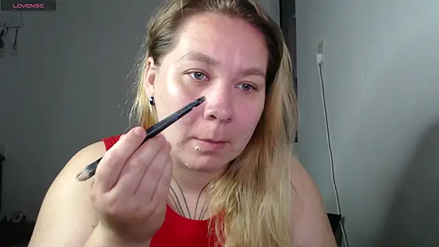 Snapshot of Enotika chatting on November 5, 2025, 10:24 pm Enotika online show from November 5, 2025, 10:24 pm