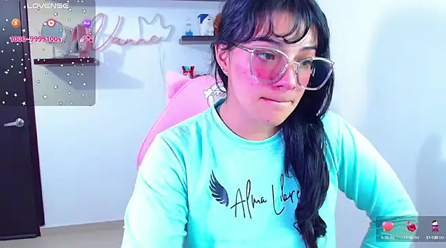 Snapshot of Vannessa__Shy chatting on February 19, 2025, 8:52 pm Vannessa  Shy online show from February 19, 2025, 8:52 pm