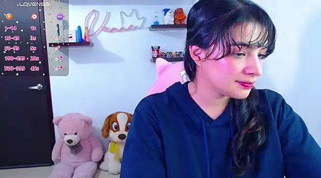 Snapshot of Vannessa__Shy chatting on March 3, 2025, 9:59 pm Vannessa  Shy online show from March 3, 2025, 9:59 pm