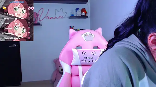Snapshot of Vannessa__Shy chatting on March 18, 2025, 9:53 pm Vannessa  Shy online show from March 18, 2025, 9:53 pm