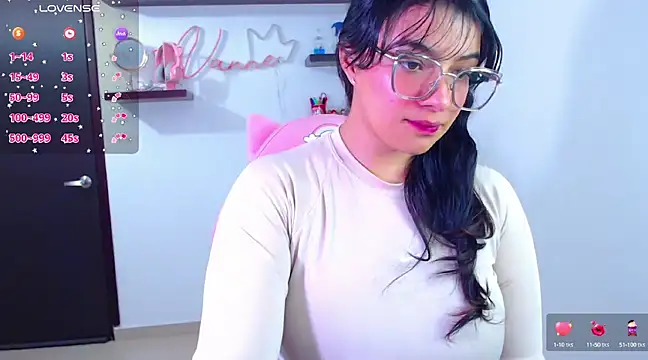 Snapshot of Vannessa__Shy chatting on February 8, 2025, 3:42 pm Vannessa  Shy online show from February 8, 2025, 3:42 pm