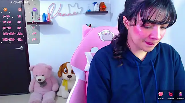 Snapshot of Vannessa__Shy chatting on March 6, 2025, 8:59 pm Vannessa  Shy online show from March 6, 2025, 8:59 pm
