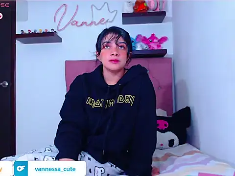 Snapshot of Vannessa__Shy chatting on October 30, 2025, 11:12 pm Vannessa Shy online show from October 30, 2025, 11:12 pm