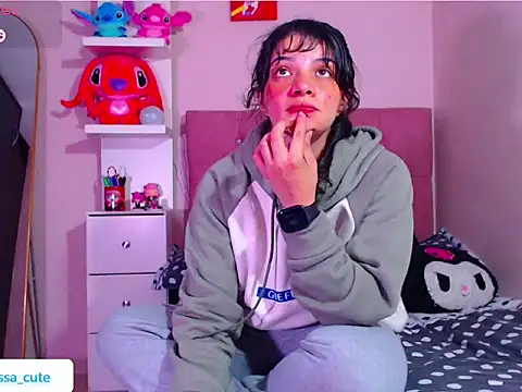 Snapshot of Vannessa__Shy chatting on November 28, 2025, 12:11 am Vannessa Shy online show from November 28, 2025, 12:11 am