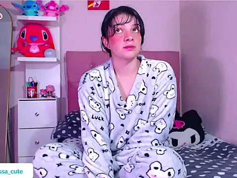 Snapshot of Vannessa__Shy chatting on December 3, 2025, 10:31 pm Vannessa Shy online show from December 3, 2025, 10:31 pm