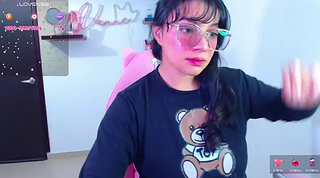 Snapshot of Vannessa__Shy chatting on February 12, 2025, 9:11 pm Vannessa  Shy online show from February 12, 2025, 9:11 pm