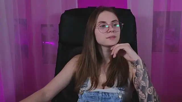 Snapshot of _AnnaStark_ chatting on March 12, 2025, 8:31 pm AnnaStark online show from March 12, 2025, 8:31 pm