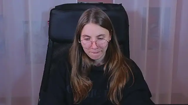 Snapshot of _AnnaStark_ chatting on March 6, 2025, 12:21 am AnnaStark online show from March 6, 2025, 12:21 am