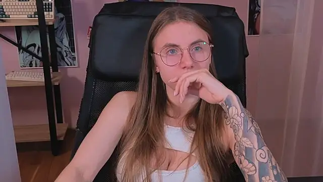 Snapshot of _AnnaStark_ chatting on October 23, 2025, 8:18 pm AnnaStark online show from October 23, 2025, 8:18 pm