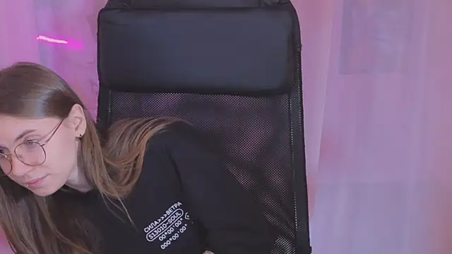 Snapshot of _AnnaStark_ chatting on March 8, 2025, 8:25 pm AnnaStark online show from March 8, 2025, 8:25 pm