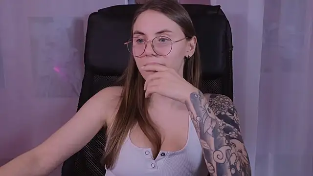 Snapshot of _AnnaStark_ chatting on March 8, 2025, 2:34 am AnnaStark online show from March 8, 2025, 2:34 am