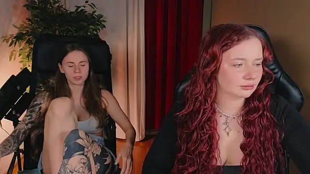 Snapshot of _AnnaStark_ chatting on September 17, 2025, 8:33 pm AnnaStark online show from September 17, 2025, 8:33 pm