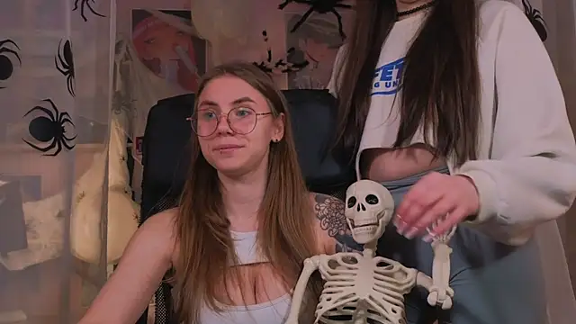 Snapshot of _AnnaStark_ chatting on October 31, 2025, 8:16 pm AnnaStark online show from October 31, 2025, 8:16 pm