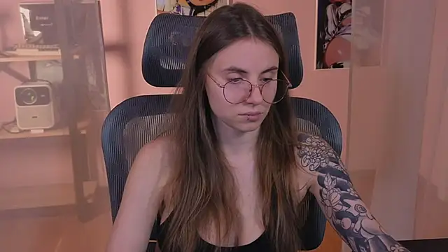 Snapshot of _AnnaStark_ chatting on November 19, 2025, 8:31 pm AnnaStark online show from November 19, 2025, 8:31 pm