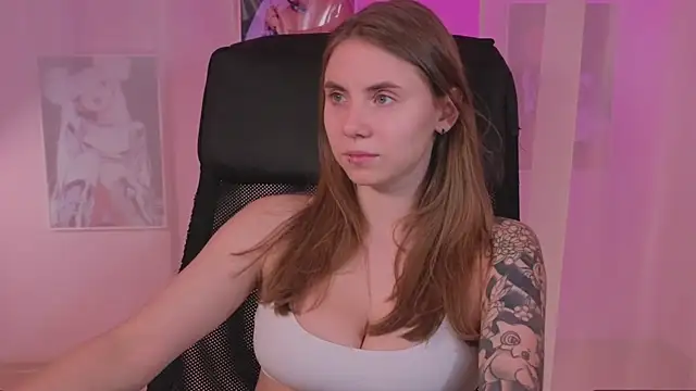 Snapshot of _AnnaStark_ chatting on March 19, 2025, 8:22 pm AnnaStark online show from March 19, 2025, 8:22 pm