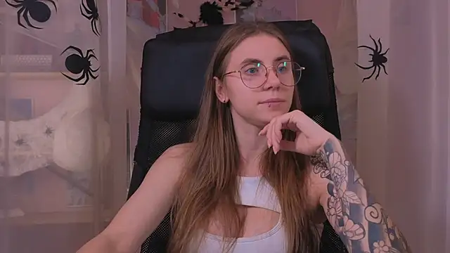 Snapshot of _AnnaStark_ chatting on November 1, 2025, 8:14 pm AnnaStark online show from November 1, 2025, 8:14 pm