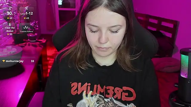 Snapshot of XNirvanaX chatting on December 14, 2025, 3:57 am XNirvanaX online show from December 14, 2025, 3:57 am