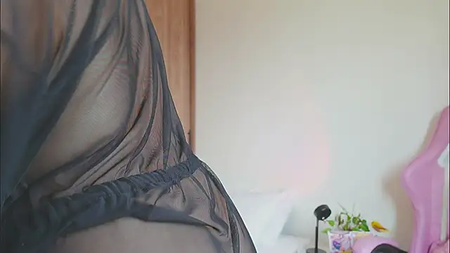 Snapshot of Cheerry1 chatting on September 13, 2025, 3:34 pm Cheerry1 online show from September 13, 2025, 3:34 pm