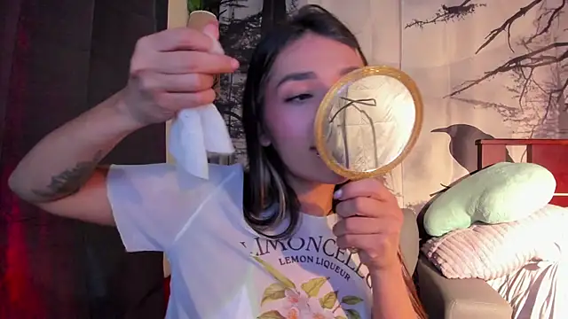 annyluna1 online show from December 15, 2025, 11:42 pm