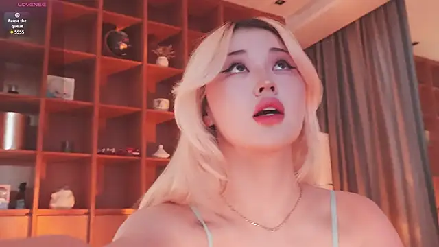 Snapshot of hyun_chia chatting on January 18, 2026, 3:43 am hyun chia online show from January 18, 2026, 3:43 am