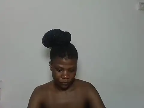 Sweetbaby004 online show from December 1, 2025, 7:15 pm