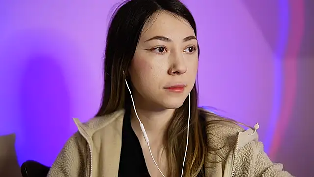 chibi moon  online show from January 18, 2025, 5:04 pm