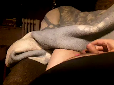 ciruelo1 online show from February 13, 2025, 8:34 pm