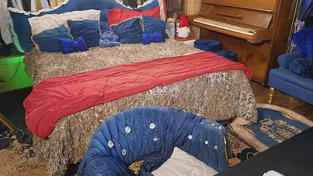 Snapshot of VanessaDoyle chatting on November 26, 2025, 1:00 pm VanessaDoyle online show from November 26, 2025, 1:00 pm