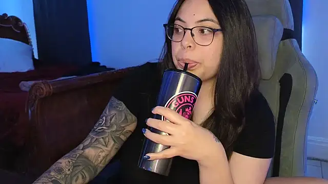 Snapshot of drizzypeach602 chatting on December 15, 2025, 3:01 am drizzypeach602 online show from December 15, 2025, 3:01 am