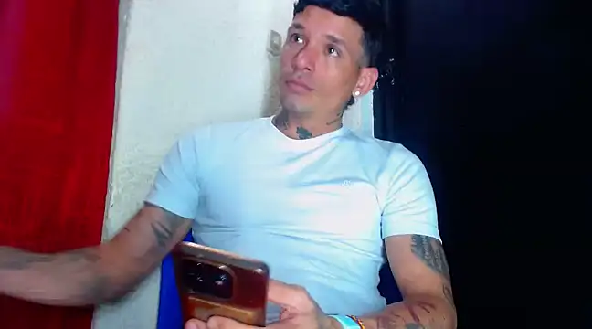 Snapshot of sebas_bigcock69 chatting on February 19, 2025, 5:05 am sebas bigcock69 online show from February 19, 2025, 5:05 am