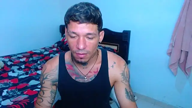 Snapshot of sebas_bigcock69 chatting on December 15, 2025, 5:52 pm sebas bigcock69 online show from December 15, 2025, 5:52 pm