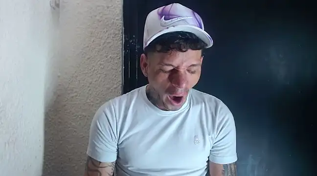 Snapshot of sebas_bigcock69 chatting on February 20, 2025, 6:46 pm sebas bigcock69 online show from February 20, 2025, 6:46 pm