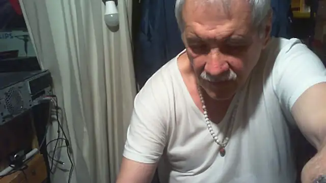 nonnomaturobisex online show from May 19, 2026, 8:32 am