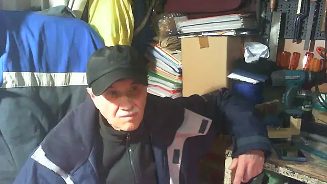 Snapshot of nonnomaturobisex chatting on February 5, 2026, 8:10 am nonnomaturobisex online show from February 5, 2026, 8:10 am