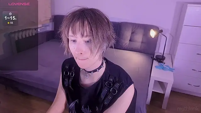 Snapshot of mothkink chatting on December 15, 2025, 6:25 pm mothkink online show from December 15, 2025, 6:25 pm