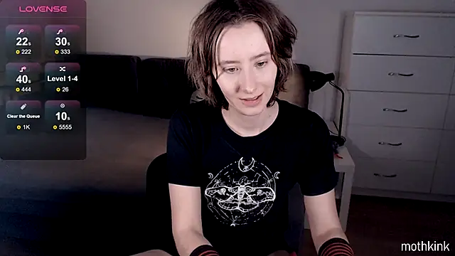 Snapshot of mothkink chatting on November 6, 2025, 5:06 pm mothkink online show from November 6, 2025, 5:06 pm