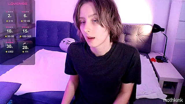 Snapshot of mothkink chatting on October 30, 2025, 7:00 pm mothkink online show from October 30, 2025, 7:00 pm