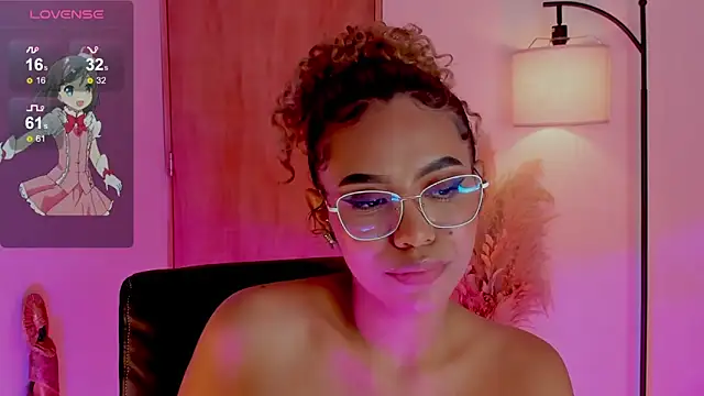 Snapshot of Oxana_Fedorova chatting on March 21, 2025, 4:17 am Oxana Fedorova online show from March 21, 2025, 4:17 am