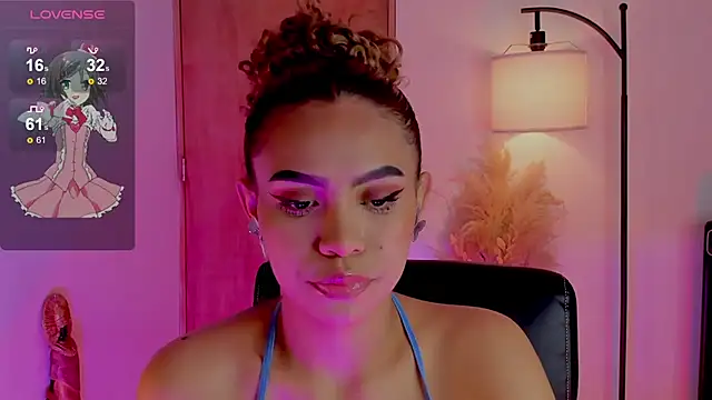 Snapshot of Oxana_Fedorova chatting on February 14, 2025, 12:09 am Oxana Fedorova online show from February 14, 2025, 12:09 am