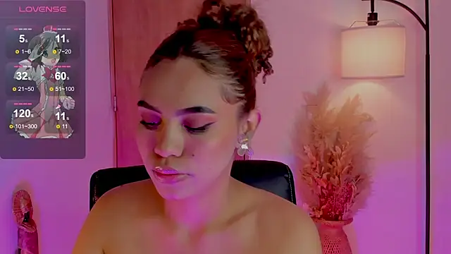 Snapshot of Oxana_Fedorova chatting on February 1, 2025, 3:52 am Oxana Fedorova online show from February 1, 2025, 3:52 am