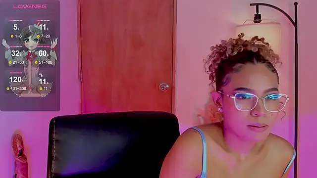 Snapshot of Oxana_Fedorova chatting on March 19, 2025, 9:37 pm Oxana Fedorova online show from March 19, 2025, 9:37 pm