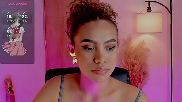 Snapshot of Oxana_Fedorova chatting on February 2, 2025, 1:12 am Oxana Fedorova online show from February 2, 2025, 1:12 am