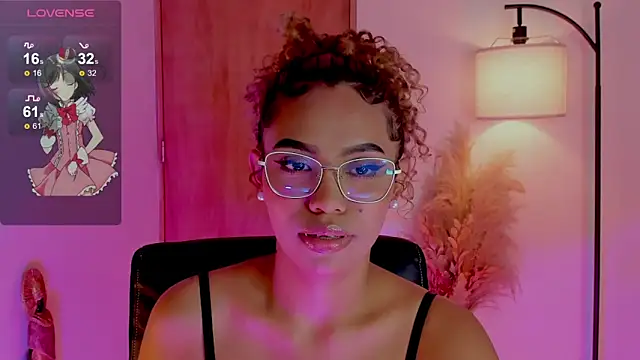 Snapshot of Oxana_Fedorova chatting on March 18, 2025, 10:48 pm Oxana Fedorova online show from March 18, 2025, 10:48 pm