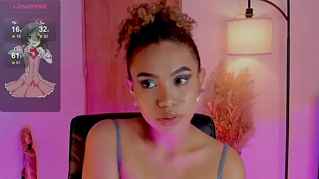 Snapshot of Oxana_Fedorova chatting on February 9, 2025, 1:22 am Oxana Fedorova online show from February 9, 2025, 1:22 am