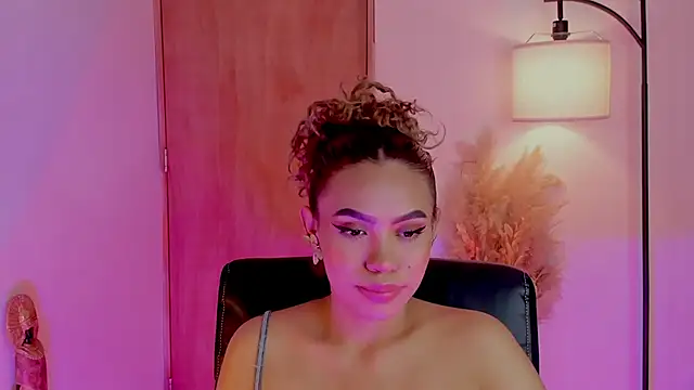 Snapshot of Oxana_Fedorova chatting on February 1, 2025, 10:12 pm Oxana Fedorova online show from February 1, 2025, 10:12 pm