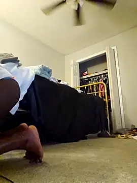 oliviaprettypussy online show from April 18, 2026, 2:25 am