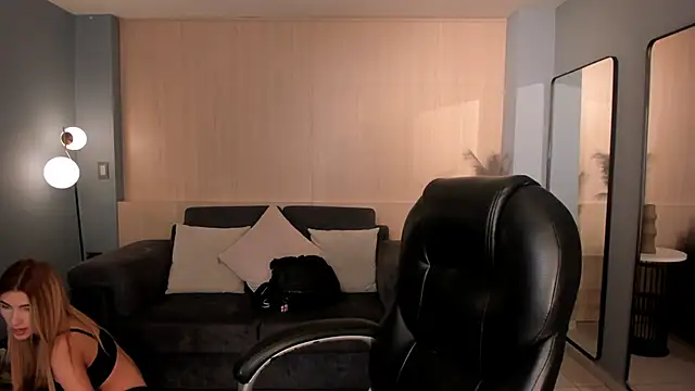 LexieWayne online show from December 19, 2025, 7:38 pm