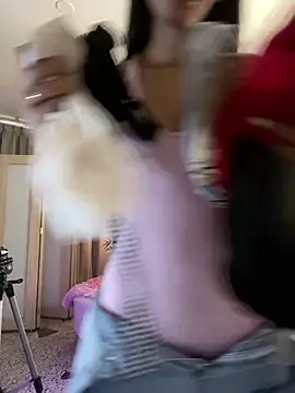 AntonellaRossi online show from April 13, 2026, 7:51 pm